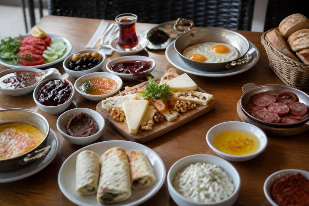 Breakfast in turkey: what to eat and where to find it